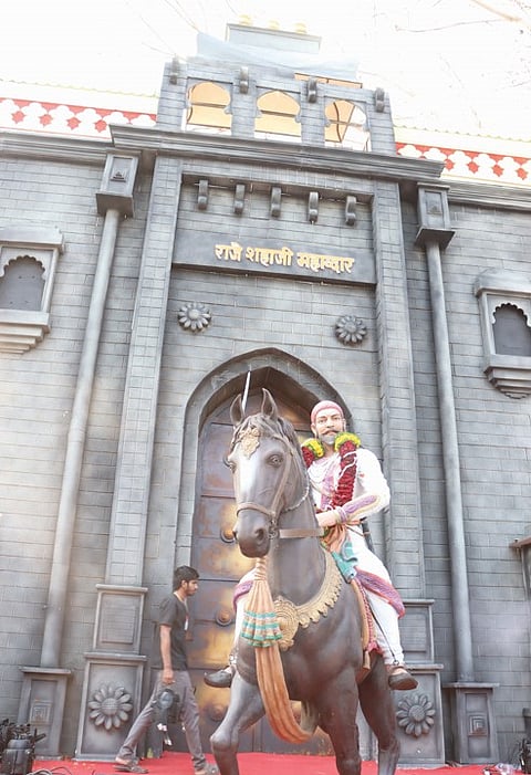 पुणे : झुलवा पाळणा पाळणा…बाळ शिवाजीचा… शहरासह उपनगरांत शिवजयंती उत्साहात