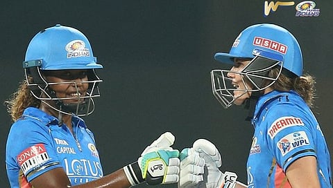 WPL 2023 : मुंबईचे गुजरातला २०८ धावांचे आव्हान