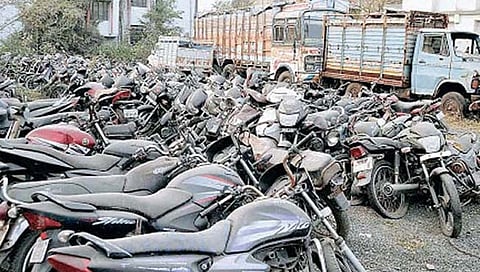 सातारा : सुमारे ३ लाख जुन्या वाहनांचे होणार काय?