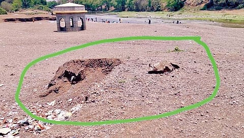 महाराणी ताराराणींची समाधी वाळूच्या ढिगार्‍याखाली; ‘पुरातत्व’च्या दुर्लक्षाने अस्तित्व धोक्यात