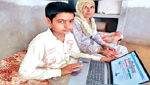 निरक्षर आईसाठी बनवले ‘डिजिटल स्पोकन’ वृत्तपत्र