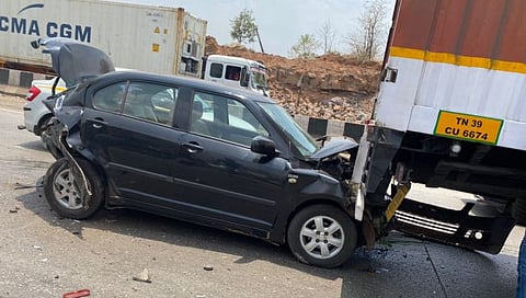 मुंबई- पुणे द्रुतगती महामार्गावर अपघात; १३ वाहनांचे नुकसान