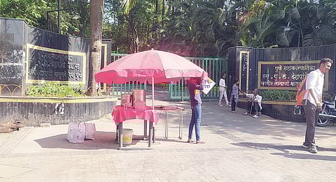 पुणे : अतिक्रमणापुढे उद्यान अधिकार्‍यांनी टेकले हात; कारवाई केलेल्या स्टॉलचे पुन्हा अतिक्रमण