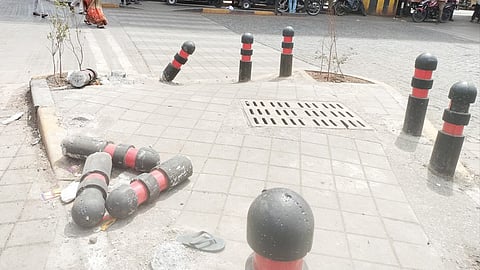 पिंपरी : वाहनांच्या अटकावासाठीचे बोलार्ड कुचकामी
