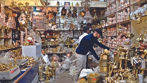 नाशिकमधील तांब्या-पितळाच्या भांड्यांना सोन्याचे दिवस