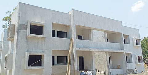 जेऊर आरोग्य केंद्राचे काम कासवगतीने; इमारतीअभावी रुग्णसेवा देताना डॉक्टरांची कसरत