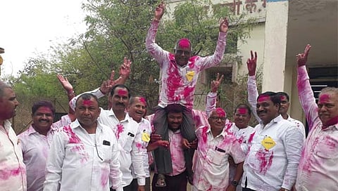 सोलापूर: कुर्डूवाडी बाजार समितीवर शिंदे बंधूचे वर्चस्व कायम; विरोधी पॅनलचा सुफडासाफ