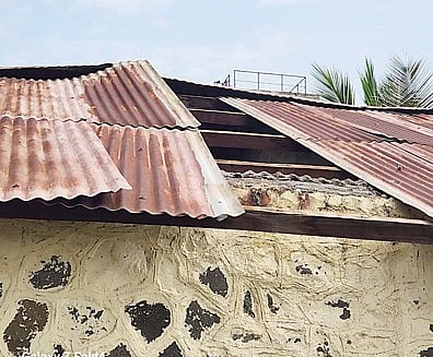 इंदापूरात पिकांचे नुकसान; वादळी वार्‍यासह झालेल्या पावसामुळे पत्रे गेले उडून