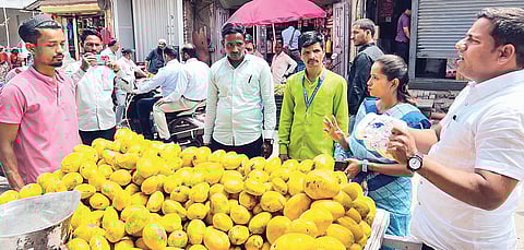 वडगाव मावळ : ‘प्लास्टिक’विरोधात नगरपंचायत प्रशासन अ‍ॅक्टिव्ह