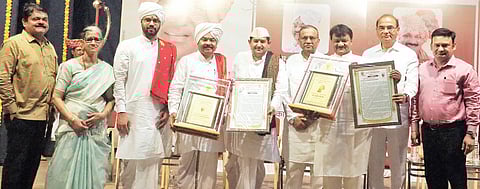 पुणे : शृंगार नाकारणे, लावणीकडे तुच्छतेने पाहणे, हे महाराष्ट्राच्या संस्कृतीला घातक : डॉ. सदानंद मोरे