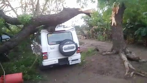 पुणे: अवकाळी पावसामुळे शेतकऱ्यांचे प्रचंड नुकसान, निमगाव केतकी परिसरात पाच ठिकाणी पडली वीज