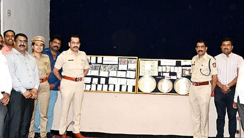 सोलापूर : घरफोड्या करणाऱ्या आंतराज्य टोळीचा पर्दाफाश; ६० लाखांचा मुद्देमाल जप्त