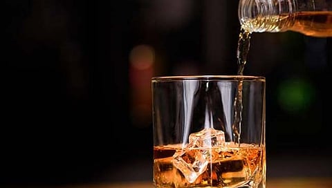 हरियाणात आता कार्यालयात मद्यप्राशन करण्याची परवानगी