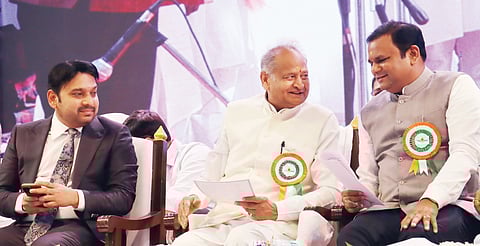 गुणवत्तेत खासगी संस्था अग्रेसर : अशोक गेहलोत