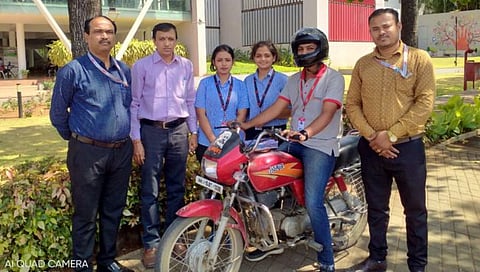 नाशिक : स्वतःच्या अपघातानंतर बनवलं ‘स्मार्ट हेल्मेट’, अशी आहे खासियत