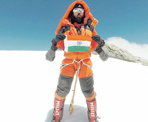 पुणे : जितेंद्र गवारेंनी माउंट धोलागिरी केले सर