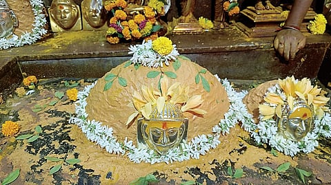 जेजुरीच्या ‘श्री खंडोबा’ला चंदनउटीचा लेप