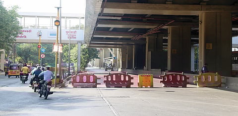 मेट्रोकडून अडविला जातोय रस्ता; सततच्या या प्रकारामुळे वाहनचालक त्रस्त