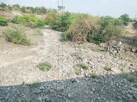 खेडसाठी महत्त्वपूर्ण वेळ नदी कोरडी ठणठणीत