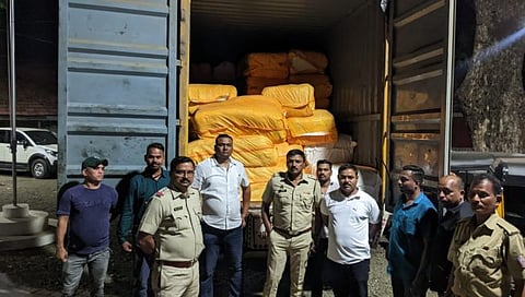 नाशिक : इगतपुरीत गुटख्याने भरलेले दोन कंटेनर जप्त; एक कोटी २५ लाखाचा मुद्देमाल ताब्यात