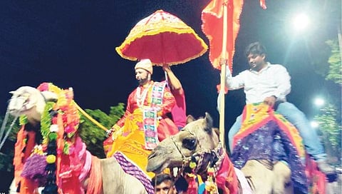 सोलापूर : संभाजी ब्रिगेडतर्फे संभाजीराजेंच्या मूर्तीची स्थापना