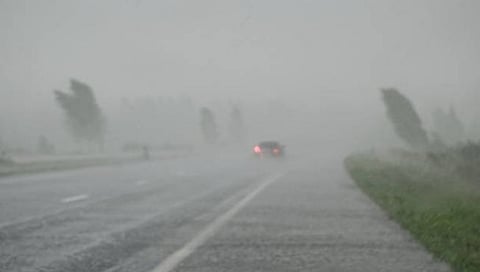 कोल्हापूर : हालोंडी परिसरात झालेल्या वादळी पावसाने लग्नमंडप कोसळला