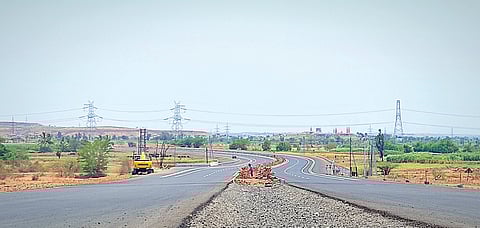 पालखीमार्ग झाला सुना सुना ! पाटस-बारामती पालखीमार्गावरील सावली गायब