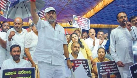 अन्नातही राजकारण, राज्यभर आंदोलन; भाजपला धडा शिकवण्याचे काँग्रेसचे आवाहन; भाजपही रस्त्यावर