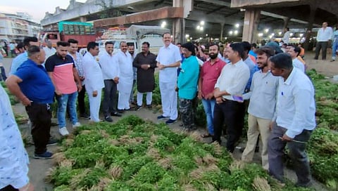 नाशिक : नवनिर्वाचित सभापती पिंगळेंचा बाजार समितीत पाहणी दौरा