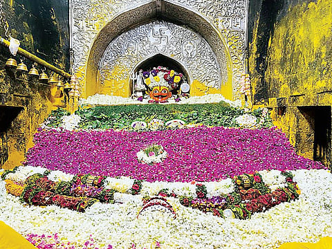 जेजुरी कडेपठार मंदिरात गणपूजा