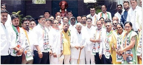 नगर: सावित्रीबाईंच्या बदनामी निषेधार्थ राष्ट्रवादीची निदर्शने