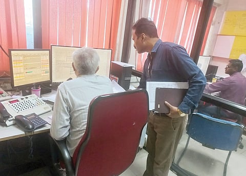ओडिसा दुर्घटनेनंतर पुणे रेल्वे नियंत्रण कक्ष सतर्क; 35 कर्मचार्‍यांचे जागते रहो…