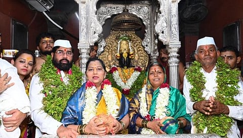 Ashadhi Ekadashi Mahapuja : ‘बा विठ्ठला… बळीराजाला सुखाचे दिवस येऊ देत’; मुख्यमंत्र्यांचे विठ्ठलाच्या चरणी साकडे