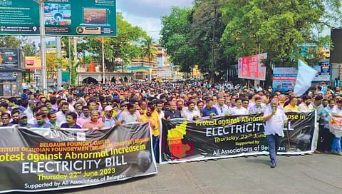 बेळगाव : वीज दरवाढीविरोधात उद्योजक रस्त्यावर