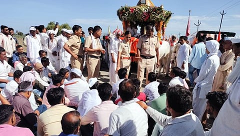 छत्रपती संभाजीनगर : संत एकनाथ महाराजांची पालखी जुने दादेगाव गावकऱ्यांनी अडवली