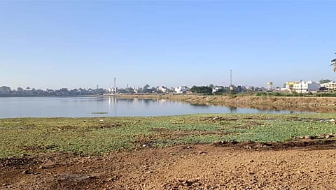 Kolhapur News : वडणगे येथील तलाव क्षेत्रातील भूखंडाचा अहवाल सादर करा: जिल्हाधिकाऱ्यांचे प्राधिकरणाला आदेश