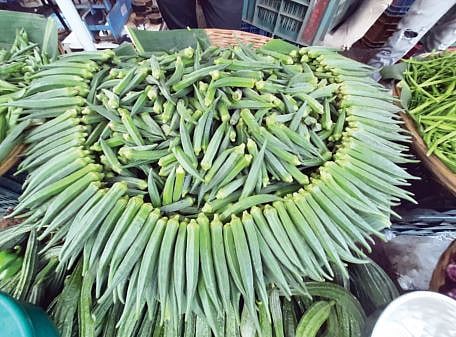 पुण्यात फळभाज्यांची टंचाईच ! उत्पादन घटल्याने बाजारात फक्त 90 ट्रक शेतमाल दाखल