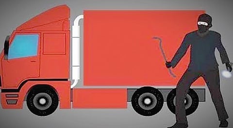 नेवासा फाटा : सारं गेलं रे भाऊ, काय सांगू तुम्हाला ? रस्तालुटीमुळे हैराण वाहनचालकाची कैफियत