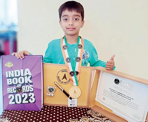 पुण्यातील पाच वर्षांच्या ’दिव्यांक’ ची इंडिया बुकमध्ये नोंद