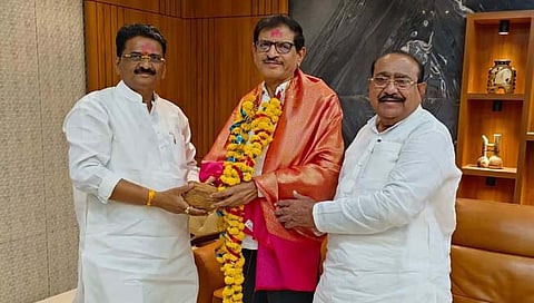 परभणी: रत्नाकर गुट्टे-सुरेश वरपुडकर यांच्यात बंद दाराआड चर्चा; तर्कवितर्कांना उधाण