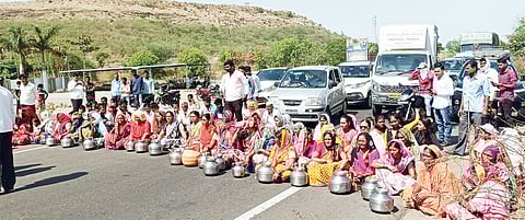 नगर : पाण्यासाठी संतप्त महिलांचा रास्ता रोको