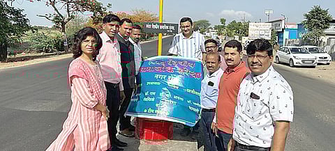 पुणे-नगर महामार्गावर डॉक्टरांकडून अपघात रोखण्यासाठी उपाययोजना