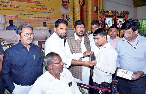 दिव्यांगांच्या आरक्षणास केंद्र संवेदनशील : केंद्रीय राज्यमंत्री आठवले