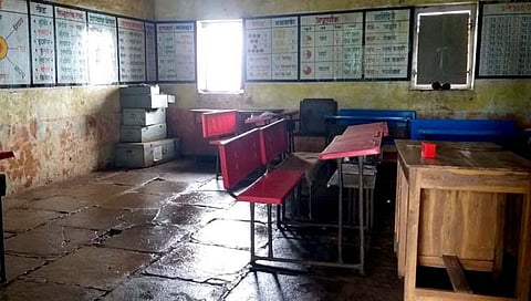 कोल्हापूर : गजापूर येथील शाळेला गळती; विद्यार्थ्यांचे शैक्षणिक नुकसान