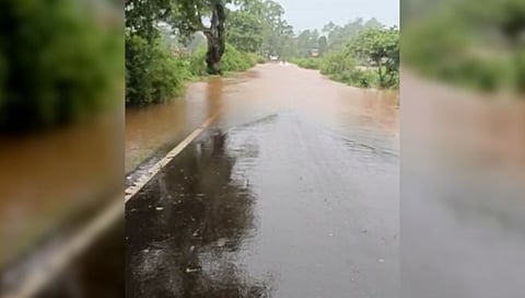 कोल्हापूर : चंदगडच्या पश्चिम भागात जोर कायम; बेळगाव- वेंगुर्ला राज्यमार्गावर पाणी, वाहतूक बंद