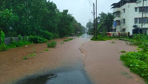 रायगड : रोह्यात मुसळधार पाऊस; मार्गावर ठिकठिकाणी पाणी