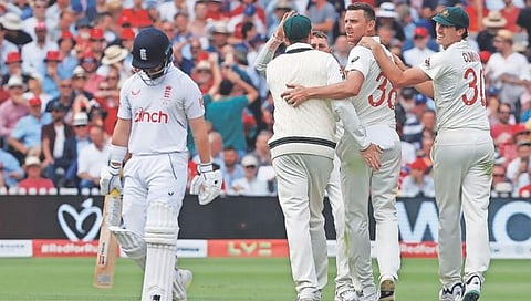 Ashes 2023 : ऑस्ट्रेलियाकडे 221 धावांची एकत्रित आघाडी