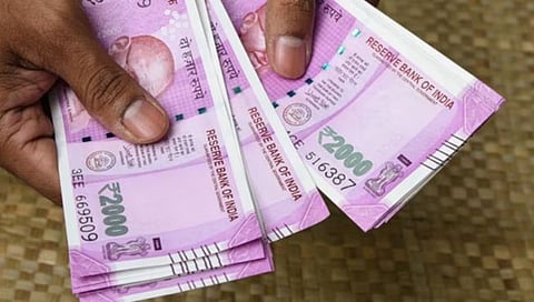 2000 notes back in banking system