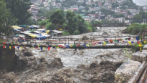 Raining Havoc : उत्तर- पश्चिम भारतात पावसाचा कहर; भूस्खलन, ढगफुटीमुळे ३४ लोकांचा मृत्यू