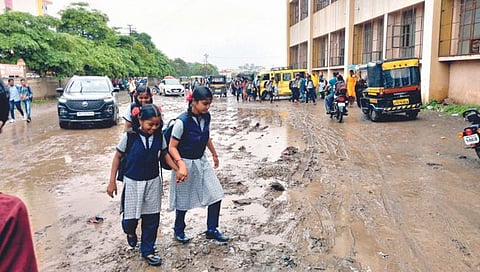 अतिवृष्टीमुळे गरजेनुसार शाळांना सुटी जाहीर करा ; शिक्षण आयुक्तांचे निर्देश